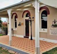 Must Love Dogs BB  Self Contained Cottage - Accommodation Sunshine Coast