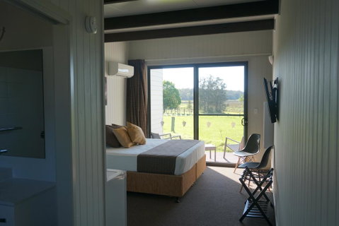 Narangba Motel (formerly Brisbane North B&B And Winery) - Accommodation Sunshine Coast 1
