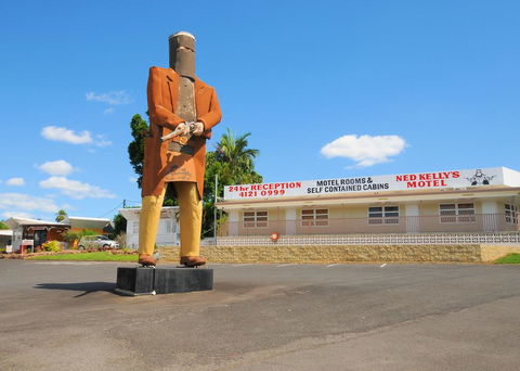 Ned Kelly's Motel - Accommodation Sunshine Coast 0