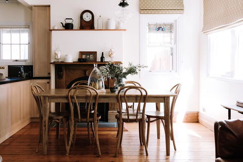 Ned Kellys Marlo Cottage - In The Best Beechworth Location - Accommodation Sunshine Coast 3