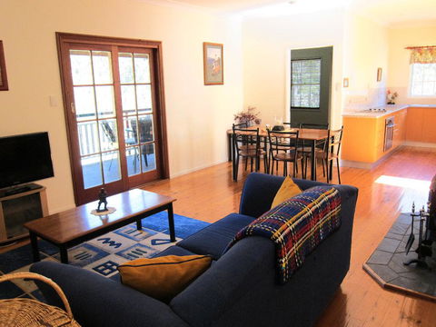 Neds Cabin - Accommodation Sunshine Coast 3