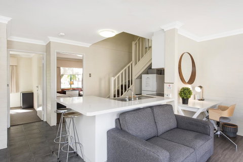 Subiaco Village 30 - Accommodation Sunshine Coast 4