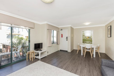 Subiaco Village 30 - Accommodation Sunshine Coast 8