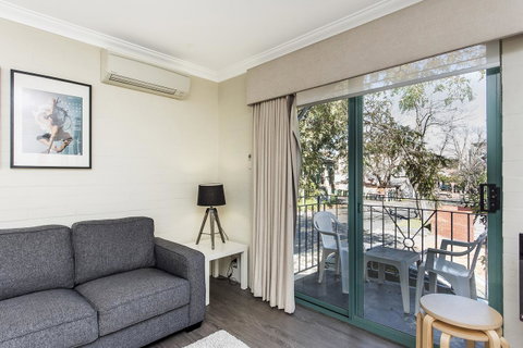 Subiaco Village 30 - Accommodation Sunshine Coast 6
