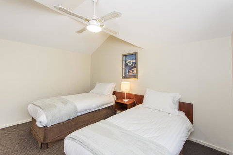 Subiaco Village 30 - Accommodation Sunshine Coast 23
