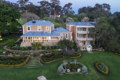 Grand Mercure Basildene Manor - Accommodation Sunshine Coast 0