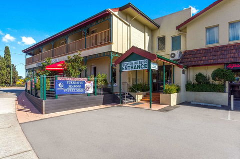 Quality Hotel Bayswater - Accommodation Sunshine Coast 0