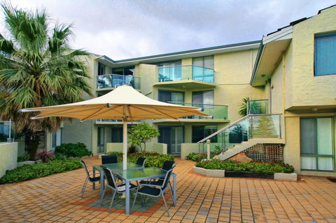 Scarborough Beach Front Resort - Shell Ten - Accommodation Sunshine Coast 0