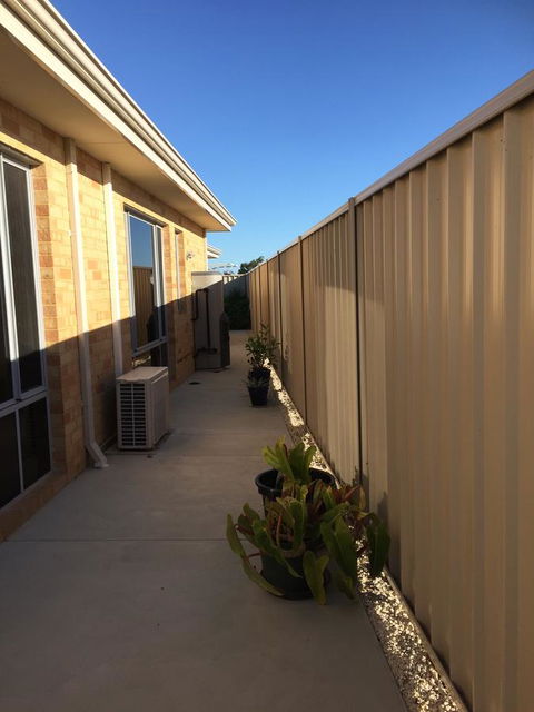 Lakeside Views - Accommodation Sunshine Coast 11