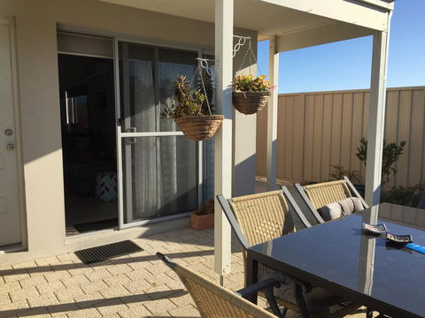 Lakeside Views - Accommodation Sunshine Coast 12