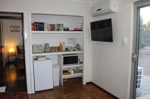 Jacaranda Hideaway Bed & Breakfast - Accommodation Sunshine Coast 4