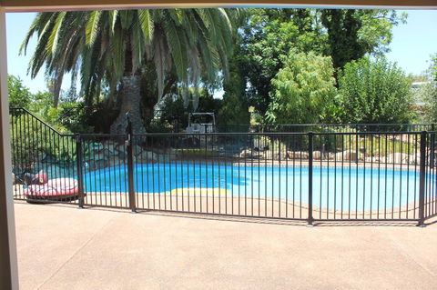 Jacaranda Hideaway Bed & Breakfast - Accommodation Sunshine Coast 9
