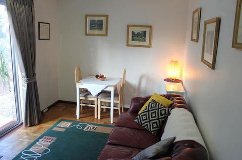 Jacaranda Hideaway Bed & Breakfast - Accommodation Sunshine Coast 3