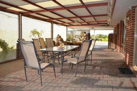 Beach Place @ Leeman - Accommodation Sunshine Coast 1