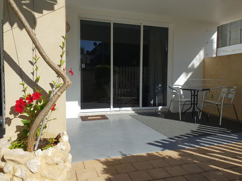 Stirling Apartments - Studio 1 - Accommodation Sunshine Coast 7