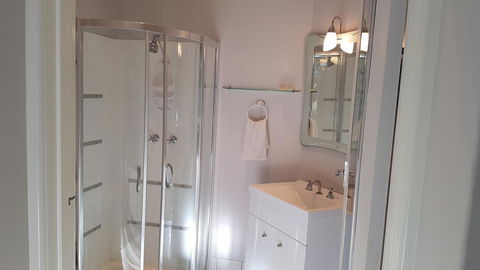 Stirling Apartments - Studio 1 - Accommodation Sunshine Coast 3