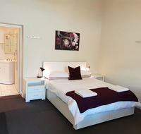 Stirling Apartments - Studio 1 - Accommodation Sunshine Coast