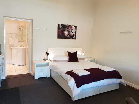 Stirling Apartments - Studio 1 - Accommodation Sunshine Coast 0