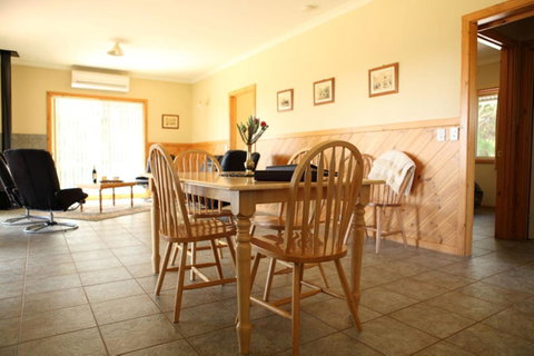 Riverside Retreat Chalets, Walpole - Accommodation Sunshine Coast 10