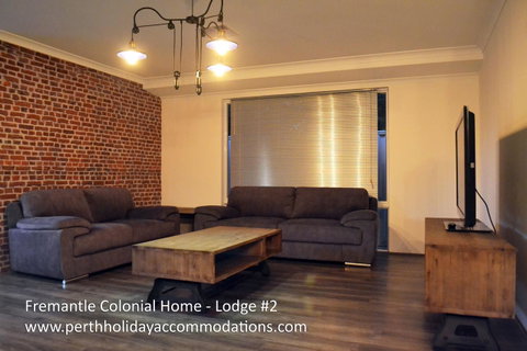 Fremantle Colonial Home - Accommodation Sunshine Coast 5