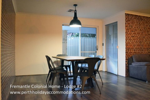 Fremantle Colonial Home - Accommodation Sunshine Coast 10