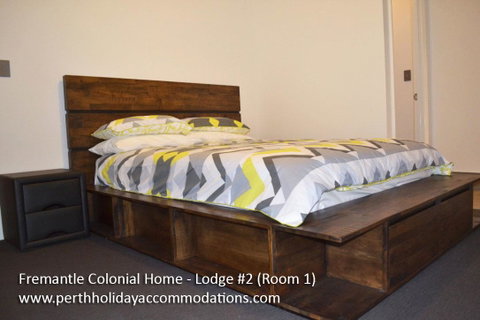 Fremantle Colonial Home - Accommodation Sunshine Coast 6