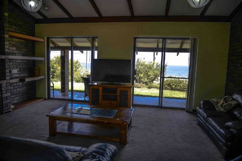 Geraldton Holliday Villas - Accommodation Sunshine Coast 10