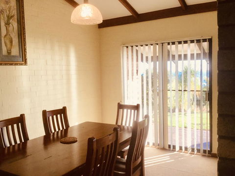 Geraldton Holliday Villas - Accommodation Sunshine Coast 29