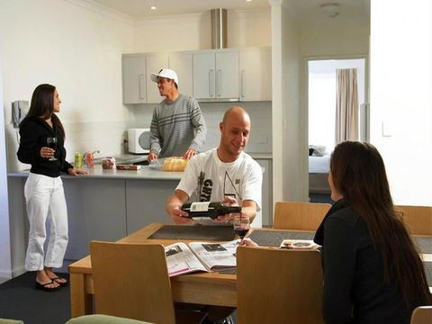 Leeuwin Apartments - Accommodation Sunshine Coast 13