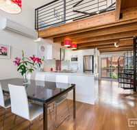 Spacious Central Townhouse - Accommodation Sunshine Coast