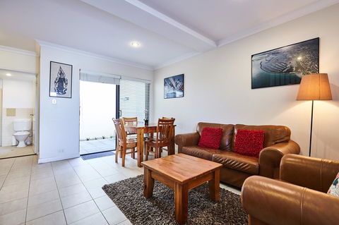 Fremantle Townhouse Unit 6 - Accommodation Sunshine Coast 1