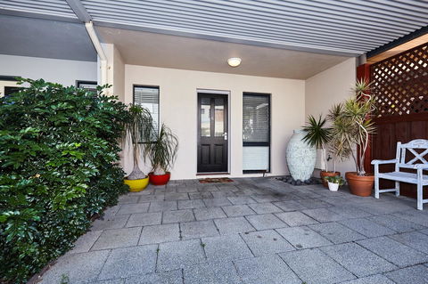 Fremantle Townhouse Unit 6 - Accommodation Sunshine Coast 11
