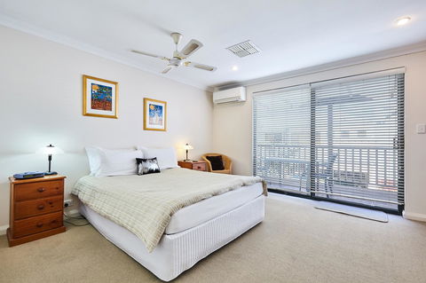 Fremantle Townhouse Unit 6 - Accommodation Sunshine Coast 8