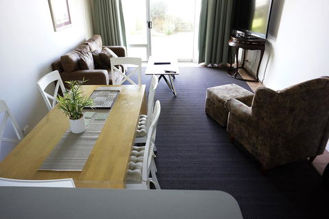 Oceanside 8 - Accommodation Sunshine Coast 2
