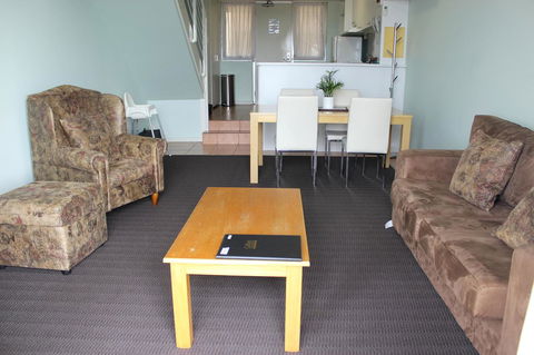 Oceanside 8 - Accommodation Sunshine Coast 3