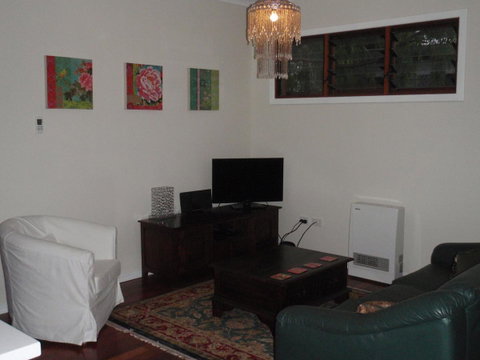 Gypsy Cottage - Accommodation Sunshine Coast 3
