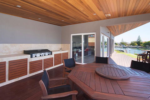 Oceans Edge - Busselton - Accommodation Sunshine Coast 3