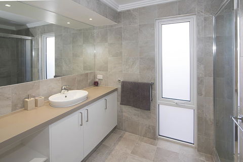 Oceans Edge - Busselton - Accommodation Sunshine Coast 4