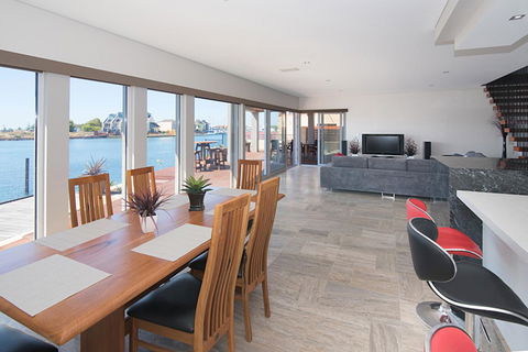Oceans Edge - Busselton - Accommodation Sunshine Coast 9
