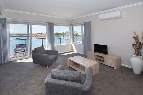 Oceans Edge - Busselton - Accommodation Sunshine Coast 6