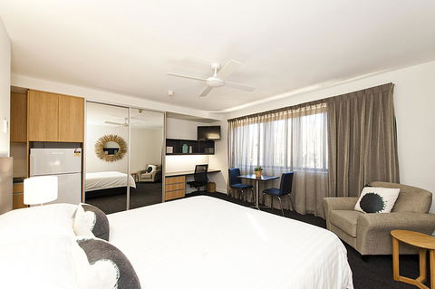 St Catherine\'s On Park - Accommodation Sunshine Coast 4