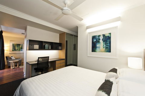 St Catherine\'s On Park - Accommodation Sunshine Coast 2