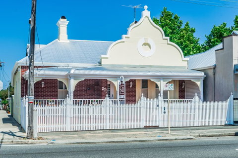 South Beach Bed & Breakfast - Accommodation Sunshine Coast 3