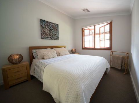 The Farmhouse - Accommodation Sunshine Coast 6