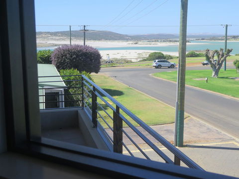 Kalbarri Riverfront Unit - Accommodation Sunshine Coast 4