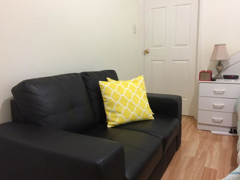 The Royal Dolphin Bed & Breakfast Safety Bay - Accommodation Sunshine Coast 2