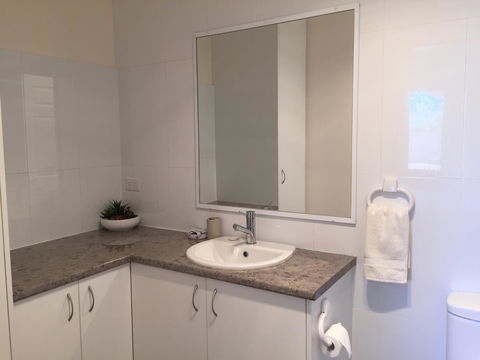 The Royal Dolphin Bed & Breakfast Safety Bay - Accommodation Sunshine Coast 31