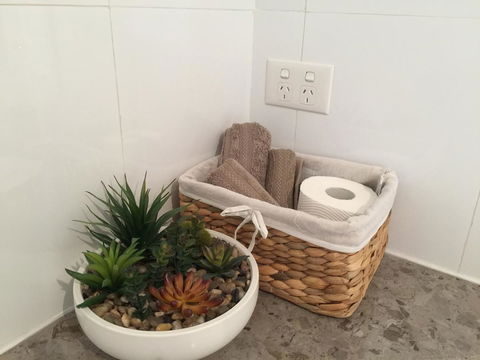 The Royal Dolphin Bed & Breakfast Safety Bay - Accommodation Sunshine Coast 19