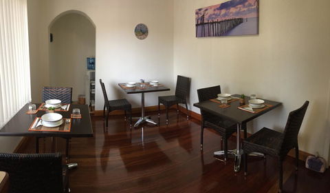 The Royal Dolphin Bed & Breakfast Safety Bay - Accommodation Sunshine Coast 28