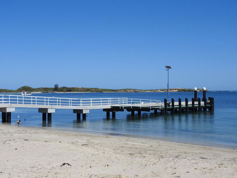 The Royal Dolphin Bed & Breakfast Safety Bay - Accommodation Sunshine Coast 11